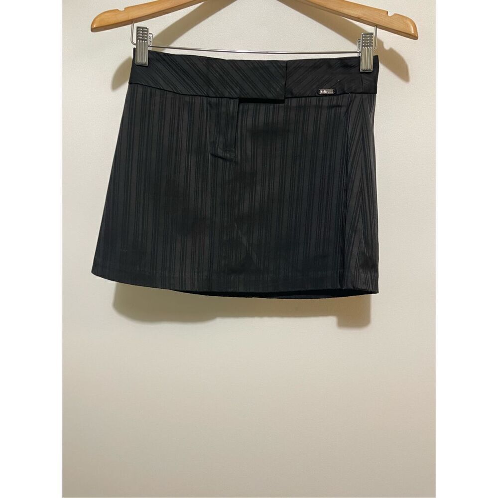 Guess mini skirt
